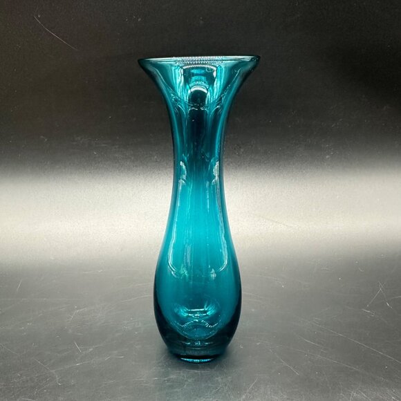 Turquoise Blue Bud Vase Blown Glass Handmade Floral Decorative Centerpiece - Picture 4 of 7